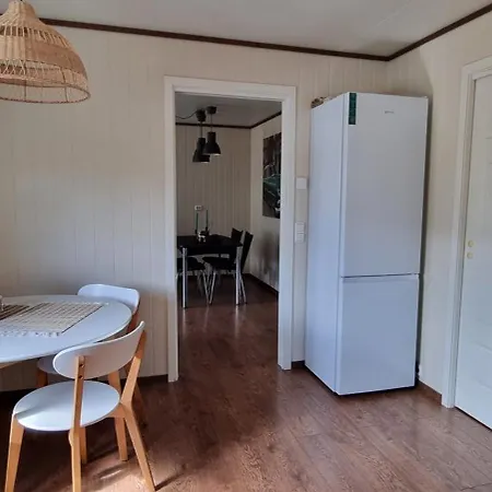 Hus I Flott Natur. Skjak