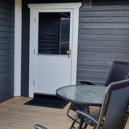 Hus I Flott Natur. *